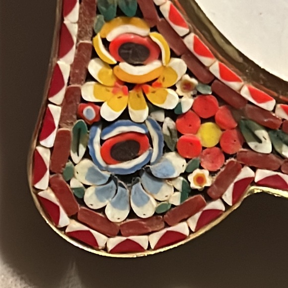 Vintage MICRO MOSAIC Italian Scalloped Easel Frame Floral with Oval Opening - Picture 5 of 15